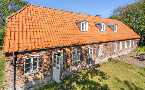 Myra - 18Km from the Sea: Herbe, Maison, Toit, Domicile, Chalet, Arbuste, Lot Terre, Zone Rurale, Ferme, Couverture De Sol
