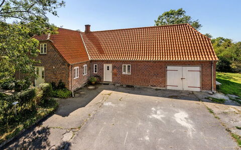 Myra - 18Km from the Sea: Herbe, Maison, Toit, Domicile, Chalet, Arbuste, Lot Terre, Zone Rurale, Ferme, Couverture De Sol