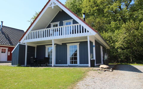 Babette - 75M to the Fjord: Maison, Domicile, Toit, Zone Résidentielle, Chalet, Biens, Ferme, Pelouse, Aménagement Paysager, Siding
