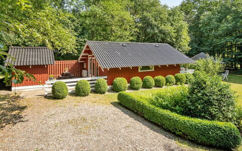 Rentje - 31Km from the Sea: Meubles, Design Intérieur, Chaise, Sol, Table, Recours, Sol, Plafond, Pièce, Eco Hôtel