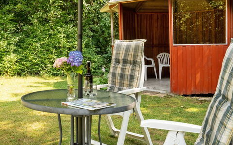 Rentje - 31Km from the Sea: Meubles, Design Intérieur, Chaise, Sol, Table, Recours, Sol, Plafond, Pièce, Eco Hôtel