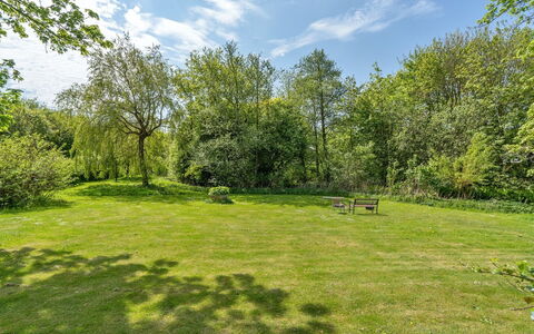 Birita - 20Km from the Sea: Domicile, Toit, Maison, Chalet, Biens, Porte, Porche, Siding, Ferme, Ombre