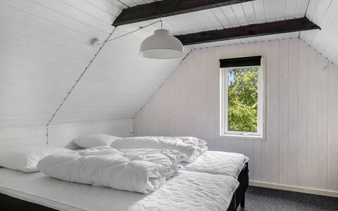 Alflak - 5.2Km from the Sea: Chambre, Bois, Plafond, Lit, Sol, Literie, Drap De Lit, Sol, Design Intérieur, Domicile