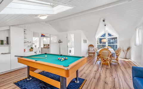 Caya - 450M to the Fjord: Sol, Design Intérieur, Bois, Sol, Escaliers, Plafond, Tache De Bois, Parquet, Dur, Balustrade
