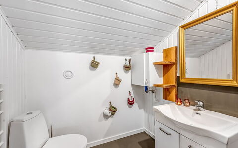 Caya - 450M to the Fjord: Sol, Design Intérieur, Bois, Sol, Escaliers, Plafond, Tache De Bois, Parquet, Dur, Balustrade