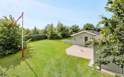 Anabella - 400M to the Fjord: Herbe, Arbuste, Maison, Jardin, Domicile, Chalet, Lot Terre, Pelouse, Couverture De Sol