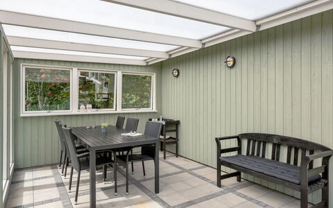 Anabella - 400M to the Fjord: Herbe, Arbuste, Maison, Jardin, Domicile, Chalet, Lot Terre, Pelouse, Couverture De Sol