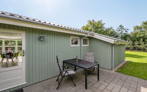 Anabella - 400M to the Fjord: Herbe, Arbuste, Maison, Jardin, Domicile, Chalet, Lot Terre, Pelouse, Couverture De Sol