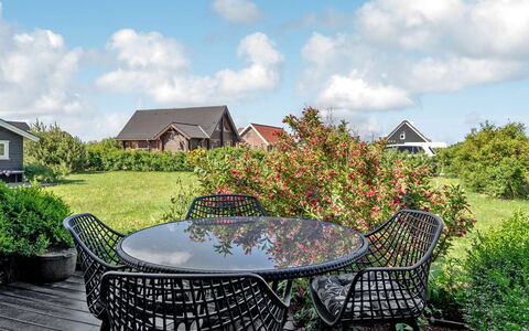 Gudmunda - 200M to the Fjord: Bois, Communauté Des Plantes, Lot Terre, Ombre, Matériau Naturel, Batiments Jardin, Cabanon, Structure En Plein Air, Cabane En Rondins