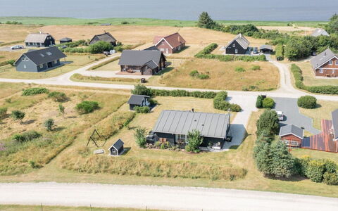 Gudmunda - 200M to the Fjord: Toit, Maison, Domicile, Chalet, Porte, Siding, Plate-Forme, Porche, Planche, Dur