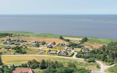Gudmunda - 200M to the Fjord: Toit, Maison, Domicile, Chalet, Porte, Siding, Plate-Forme, Porche, Planche, Dur