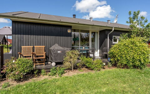 Gudmunda - 200M to the Fjord: Toit, Maison, Domicile, Chalet, Porte, Siding, Plate-Forme, Porche, Planche, Dur