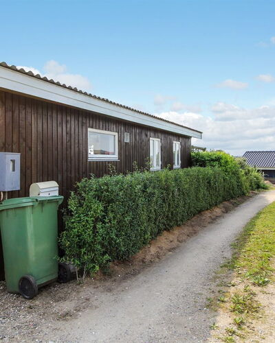 Lillebror - 200M from the Sea