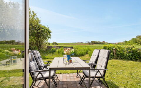 Nevis - 1.5Km from the Sea: Meubles, Mobilier De Jardin, Table, Tableau De Plein Air, Chaise, Table Cuisine Et Salle A Manger, Lot Terre, Prairie, Patio, Jardin