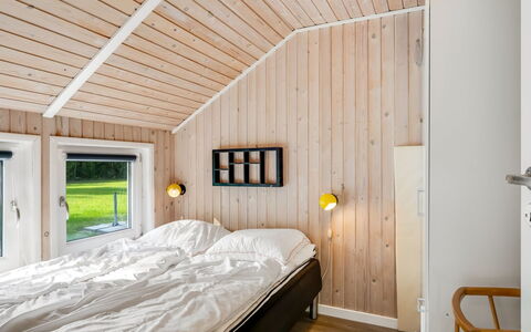 Eisa - 300M to the Fjord: Bois, Domicile, Chalet, Chambre, Cabane En Rondins, Dur, Cadre De Lit, Lit, Cabanon, Planche