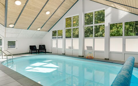 Eisa - 300M to the Fjord: Piscine, Plafond, Recours, Conception, Eco Hôtel, Ombre, Hôtel, Daylighting, Villa, Grenier