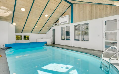 Eisa - 300M to the Fjord: Bleu, Arbuste, Chalet, Couverture De Sol, Jardin, Biens, Ombre, Aménagement Paysager, Ferme, Eco Hôtel