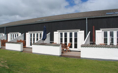 Ingeborre - 100M to the Fjord: Toit, Ombre, Siding, Cour, Dur, Daylighting, Arrière-Cour, Planche, Cour
