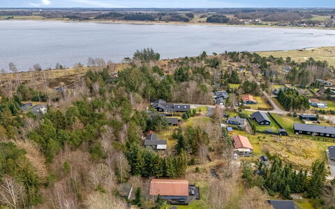 Anine - 200M to the Fjord: Bleu, Arbuste, Chalet, Couverture De Sol, Jardin, Biens, Ombre, Aménagement Paysager, Ferme, Eco Hôtel