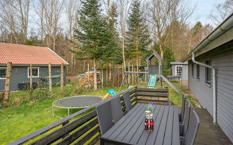Anine - 200M to the Fjord: Bleu, Arbuste, Chalet, Couverture De Sol, Jardin, Biens, Ombre, Aménagement Paysager, Ferme, Eco Hôtel