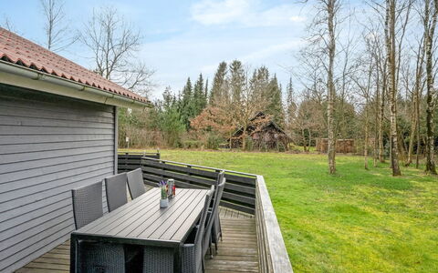 Anine - 200M to the Fjord: Bleu, Arbuste, Chalet, Couverture De Sol, Jardin, Biens, Ombre, Aménagement Paysager, Ferme, Eco Hôtel