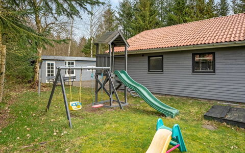 Anine - 200M to the Fjord: Bleu, Arbuste, Chalet, Couverture De Sol, Jardin, Biens, Ombre, Aménagement Paysager, Ferme, Eco Hôtel