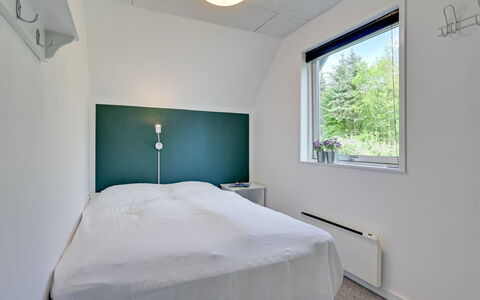 Femija - 500M to the Fjord: Plafond, Design Intérieur, Sol, Chambre, Luminaire, Daylighting, Literie, Lit, Cadre De Lit, Drap De Lit