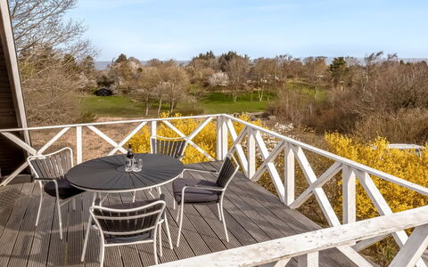 Thyra - 500M to the Fjord: Bois, Plate-Forme, Balustrade, Dur, Planche, Parquet, Boardwalk, Porche, Tache De Bois, Mobilier De Jardin