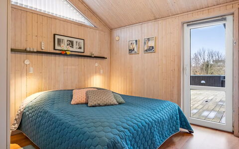 Athisl - 800M from the Sea: Bois, Chambre, Plafond, Design Intérieur, Sol, Pièce, Lit, Parquet, Dur, Tache De Bois