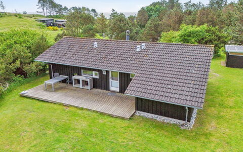 Arntraud - 250M from the Sea