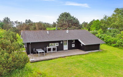 Arntraud - 250M from the Sea