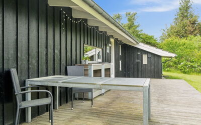 Arntraud - 250M from the Sea