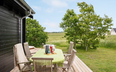 Siebelt - 200M from the Sea: Meubles, Lot Terre, Chalet, Domicile, Chaise, Mobilier De Jardin, Tableau De Plein Air, Pelouse, Jardin, Ombre