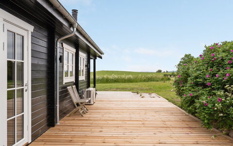Siebelt - 200M from the Sea: Toit, Maison, Domicile, Chalet, Siding, Biens, Allée, Batiments Jardin, Cour, Cabanon