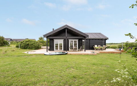 Siebelt - 200M from the Sea: Toit, Maison, Domicile, Chalet, Siding, Biens, Allée, Batiments Jardin, Cour, Cabanon
