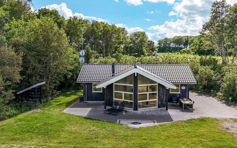 Thorman - 75M from the Sea: Domicile, Chalet, Batiments Jardin, Biens, Allée, Cour, Cabanon, Cabane En Rondins, Siding, Ferme
