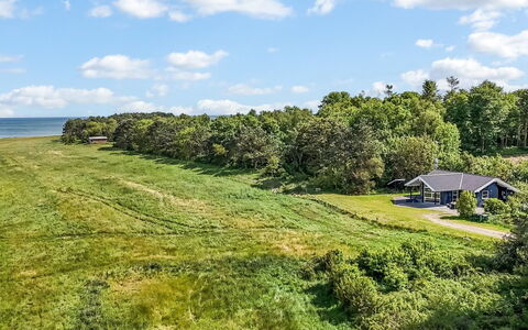 Thorman - 75M from the Sea: Chalet, Toit, Domicile, Pente, Cabane, Siding