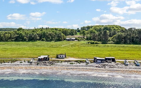 Thorman - 75M from the Sea: Chalet, Toit, Domicile, Pente, Cabane, Siding