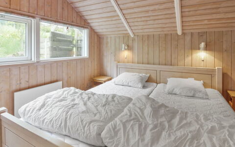 Pirkka - 50M to the Fjord: Lit, Chambre, Bois, Design Intérieur, Plafond, Sol, Sol, Meubles, Drap De Lit, Literie