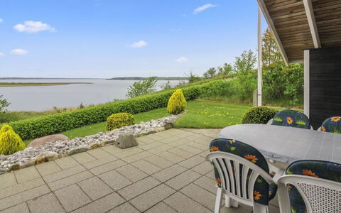 Pirkka - 50M to the Fjord: Bois, Toit, Maison, Chalet, Porte, Domicile, Siding, Lot Terre, Batiments Jardin, Cabanon