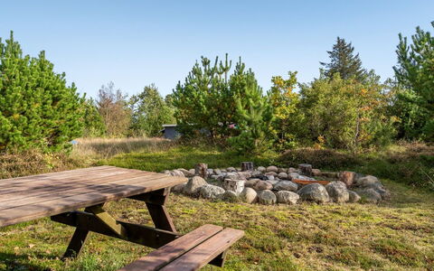 Bia - 250M from the Sea: Bois, Domicile, Porche, Plate-Forme, Dur, Toit, Tache De Bois, Parquet, Eco Hôtel