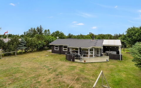 Gjorgjija - from the Sea: Chalet, Cabanon, Cabane, Ferme, Prairie, Cabane, Grange, Cabane En Rondins, Batiments Jardin