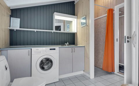 Gjorgjija - from the Sea: Chalet, Cabanon, Cabane, Ferme, Prairie, Cabane, Grange, Cabane En Rondins, Batiments Jardin