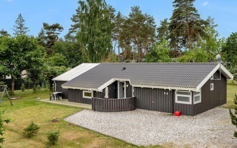 Gjorgjija - from the Sea: Chalet, Cabanon, Cabane, Ferme, Prairie, Cabane, Grange, Cabane En Rondins, Batiments Jardin