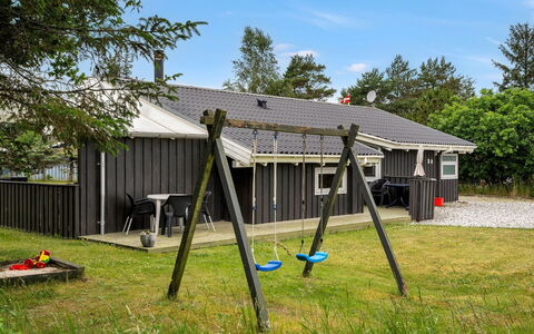 Gjorgjija - from the Sea: Chalet, Cabanon, Cabane, Ferme, Prairie, Cabane, Grange, Cabane En Rondins, Batiments Jardin