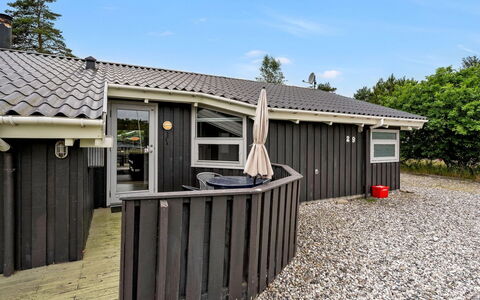 Gjorgjija - from the Sea: Chalet, Cabanon, Cabane, Ferme, Prairie, Cabane, Grange, Cabane En Rondins, Batiments Jardin