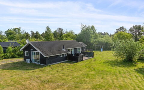 Jil - 750M from the Sea: Architecture, Toit, Domicile, Composite, Daylighting, Siding, Allée