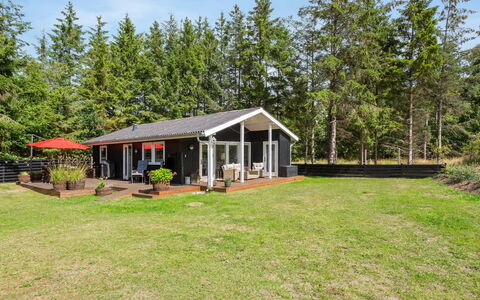 Sybille - from the Sea: Toit, Maison, Domicile, Chalet, Siding, Biens, Allée, Batiments Jardin, Cour, Cabanon
