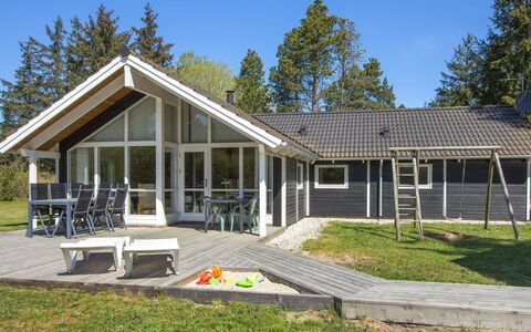 Åsta - 1.7Km from the Sea: Meubles, Design Intérieur, Sol, Bois, Sol, Plafond, Parquet, Chaise, Table, Éclairage