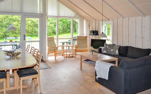 Åsta - 1.7Km from the Sea: Meubles, Design Intérieur, Sol, Bois, Sol, Plafond, Parquet, Chaise, Table, Éclairage